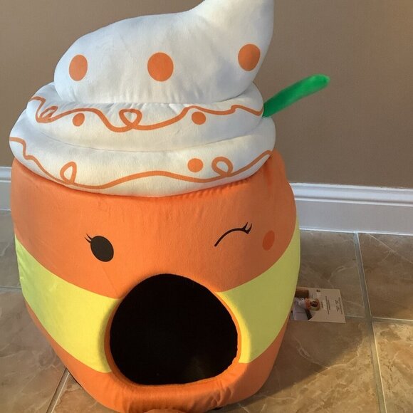 Plush Pet Bed Nest Heart to Tail Small Dog or Cat.Candy Corn Latte New With Tags - Picture 4 of 6